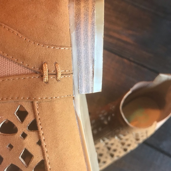 Plume BY FARYLROBIN Women’s Shoes - Picture 7 of 8